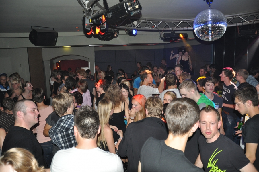 Vollbild TECHNO4EVER    Beach  Rave