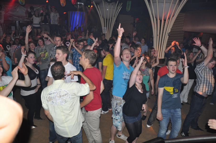 Vollbild TECHNO4EVER    Beach  Rave