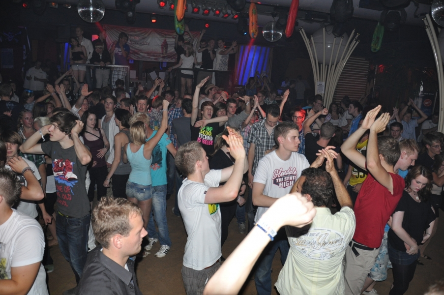 Vollbild TECHNO4EVER    Beach  Rave