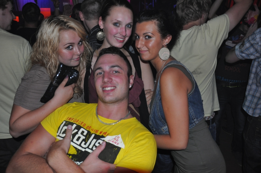 Vollbild TECHNO4EVER    Beach  Rave
