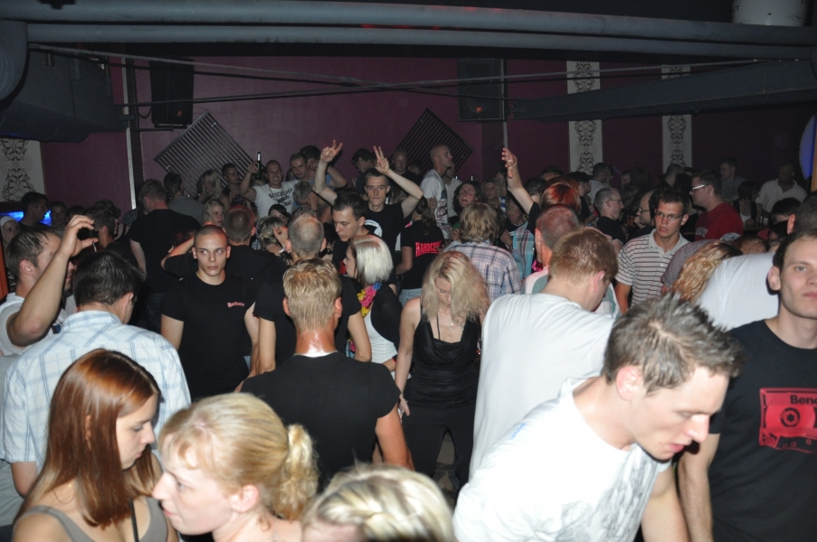 Vollbild TECHNO4EVER    Beach  Rave
