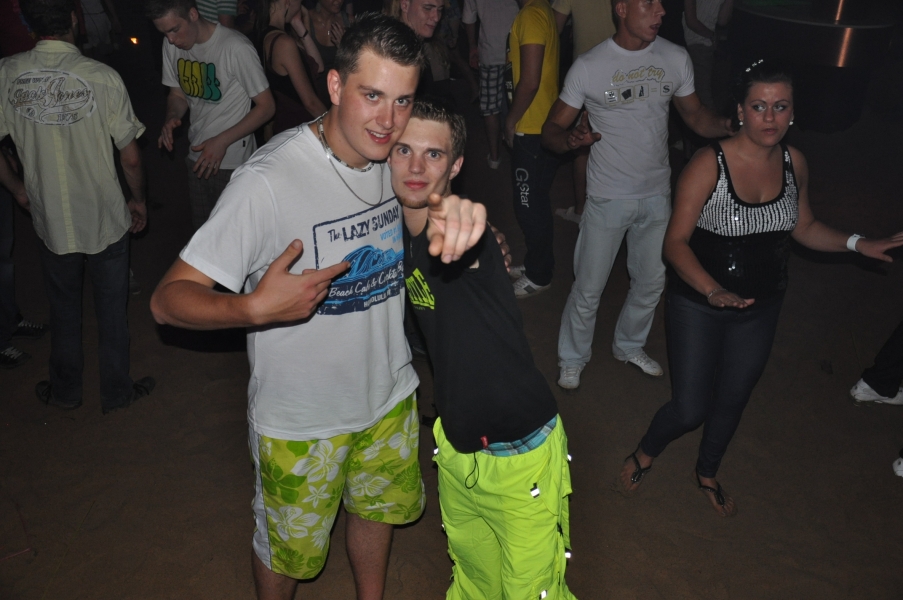 Vollbild TECHNO4EVER    Beach  Rave