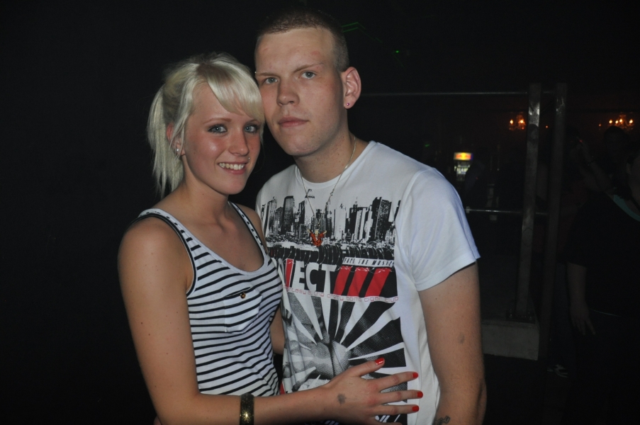 Vollbild Hard Experience feat The Vinylraider&Broszati B-Day with Djane E-Phex