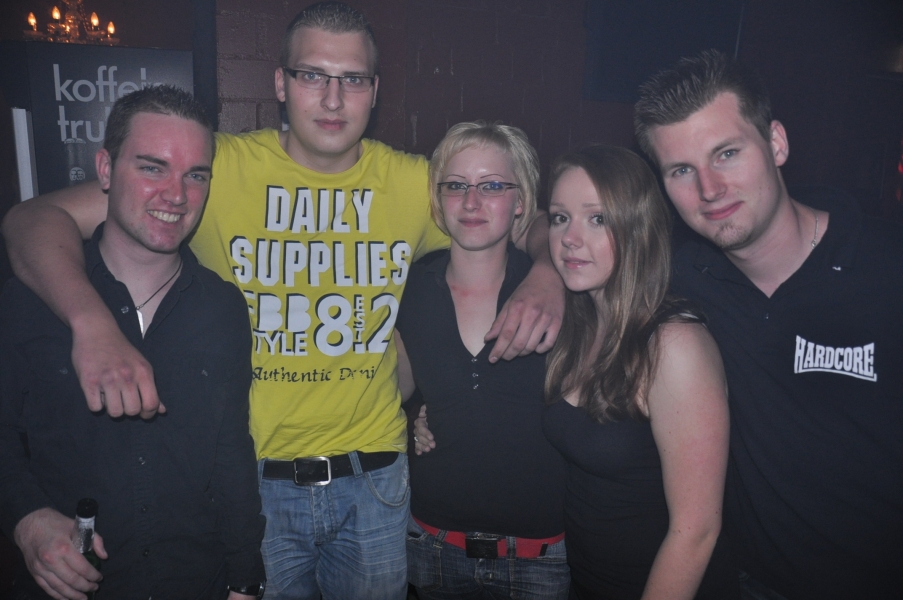 Hard Experience feat The Vinylraider&Broszati B-Day with Djane E-Phex