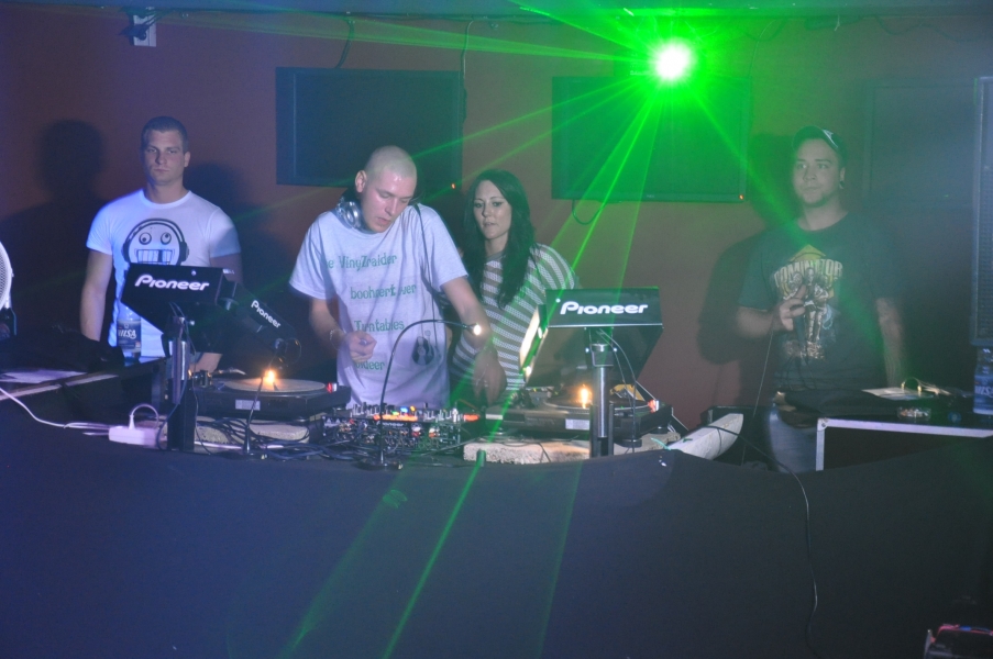 Hard Experience feat The Vinylraider&Broszati B-Day with Djane E-Phex