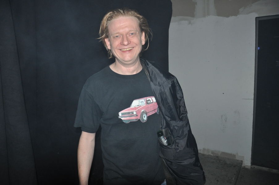 Vollbild Electrolize pres Kollektiv Ost