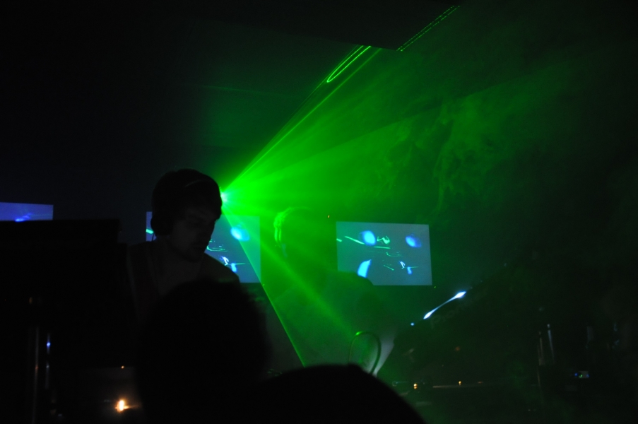 Vollbild Electrolize pres Kollektiv Ost