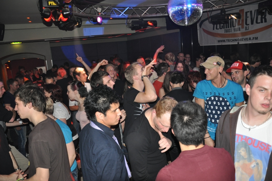 Vollbild 9 Years TECHNO4EVER B-Day Rave