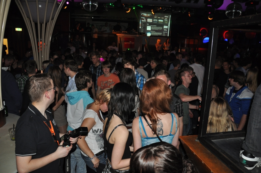 Vollbild 9 Years TECHNO4EVER B-Day Rave