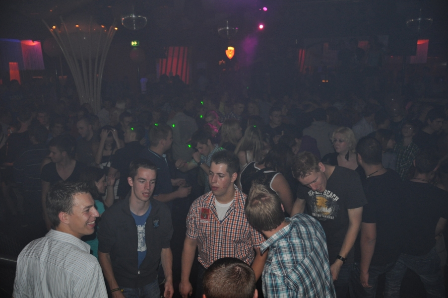 Vollbild 9 Years TECHNO4EVER B-Day Rave