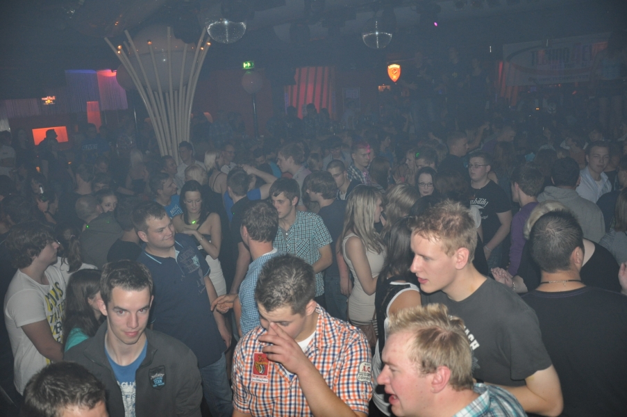 Vollbild 9 Years TECHNO4EVER B-Day Rave