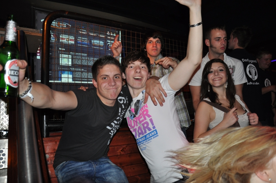 Vollbild 9 Years TECHNO4EVER B-Day Rave