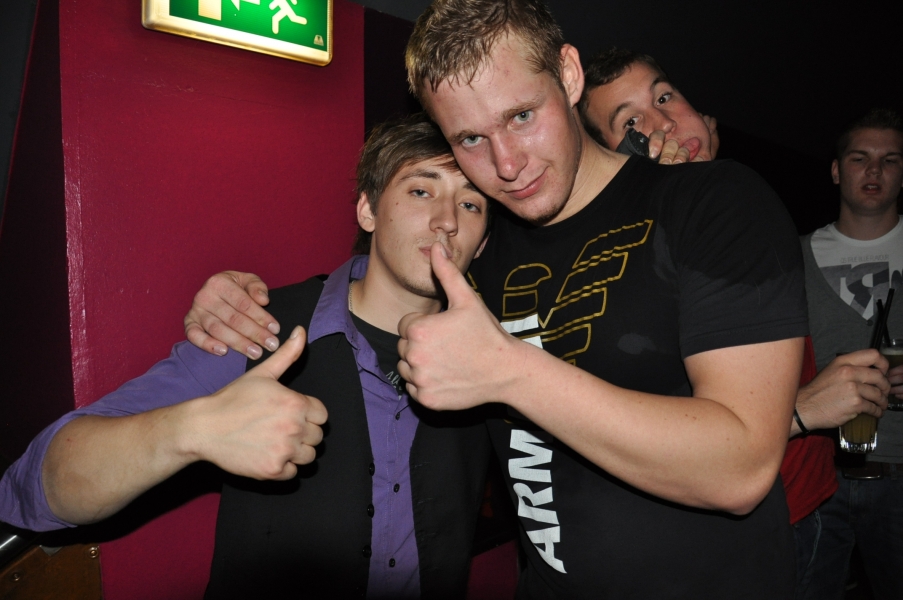 Vollbild 9 Years TECHNO4EVER B-Day Rave