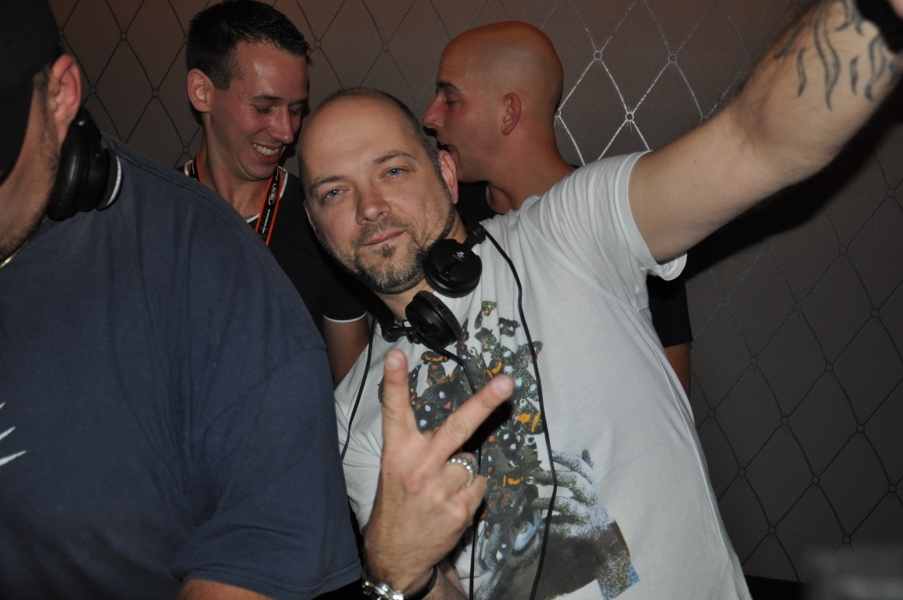 Vollbild 9 Years TECHNO4EVER B-Day Rave