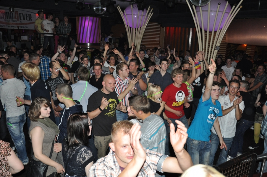 Vollbild 9 Years TECHNO4EVER B-Day Rave