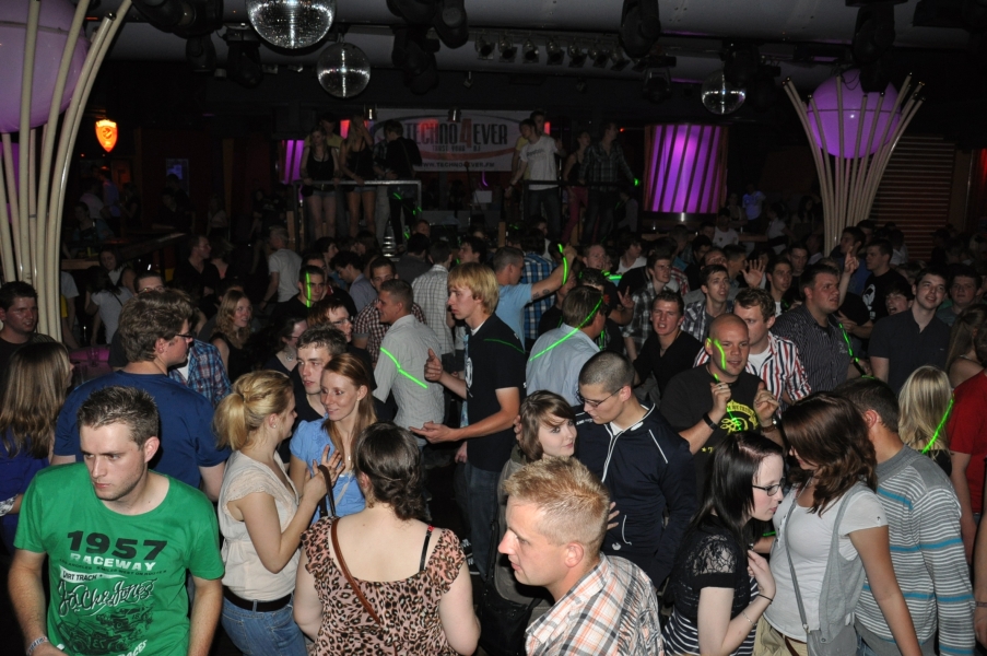 Vollbild 9 Years TECHNO4EVER B-Day Rave