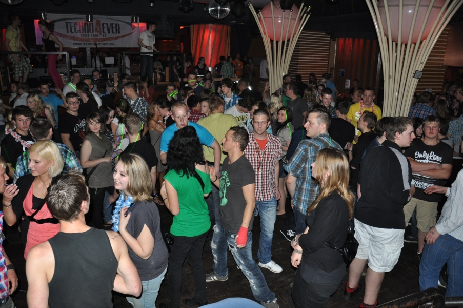 Vollbild 9 Years TECHNO4EVER B-Day Rave