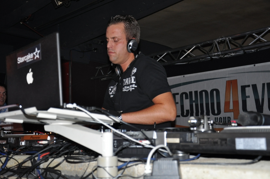 Vollbild 9 Years TECHNO4EVER B-Day Rave