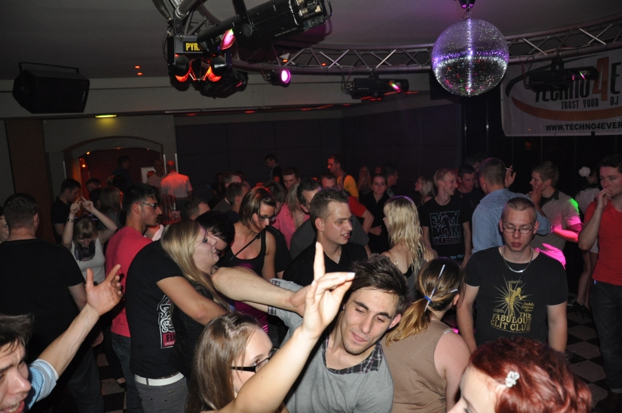 Vollbild 9 Years TECHNO4EVER B-Day Rave