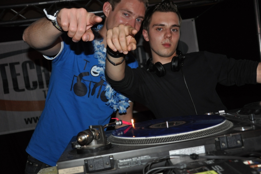 Vollbild 9 Years TECHNO4EVER B-Day Rave