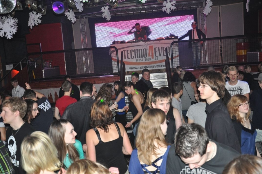 Vollbild TECHNO4EVER HANGOVER RAVE - THE SNOW EDITION