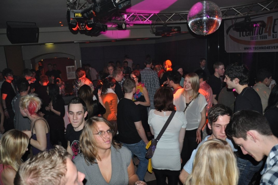 Vollbild TECHNO4EVER HANGOVER RAVE - THE SNOW EDITION