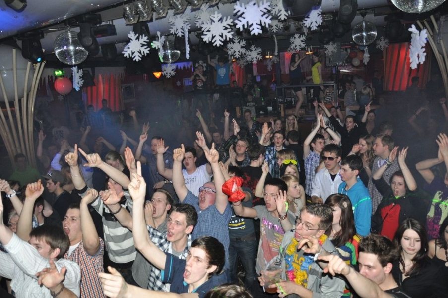 Vollbild TECHNO4EVER HANGOVER RAVE - THE SNOW EDITION