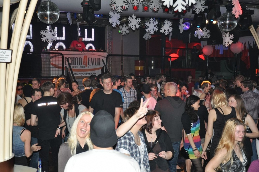 Vollbild TECHNO4EVER HANGOVER RAVE - THE SNOW EDITION