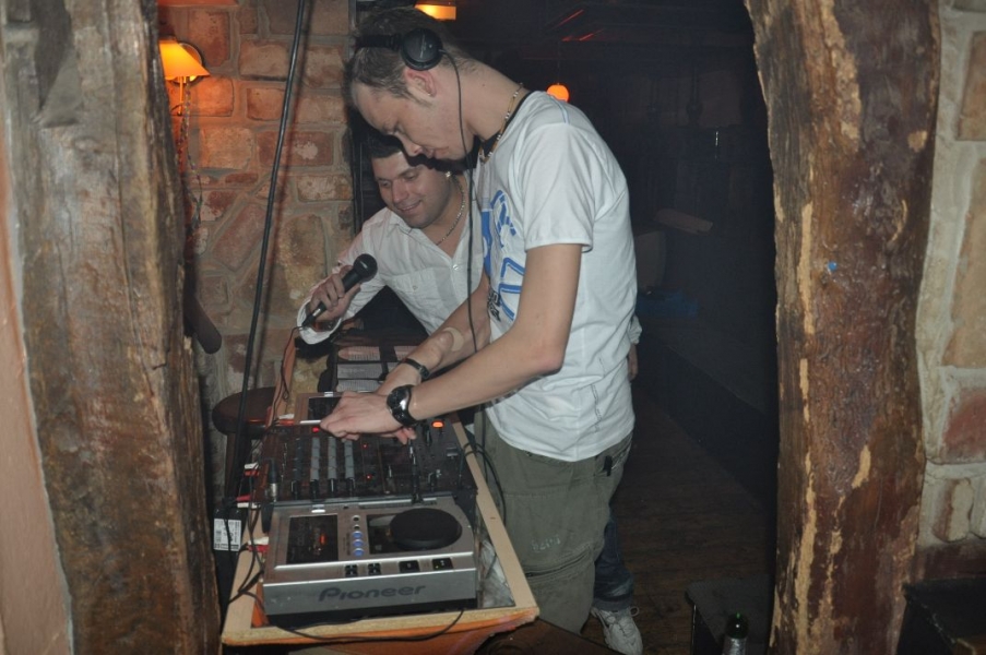 Vollbild Dance to Trance pres. DJ Dean