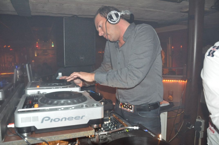 Vollbild RUSH HOUR SATURDAY & TECHNO TRANCE CLASSIX NIGHT