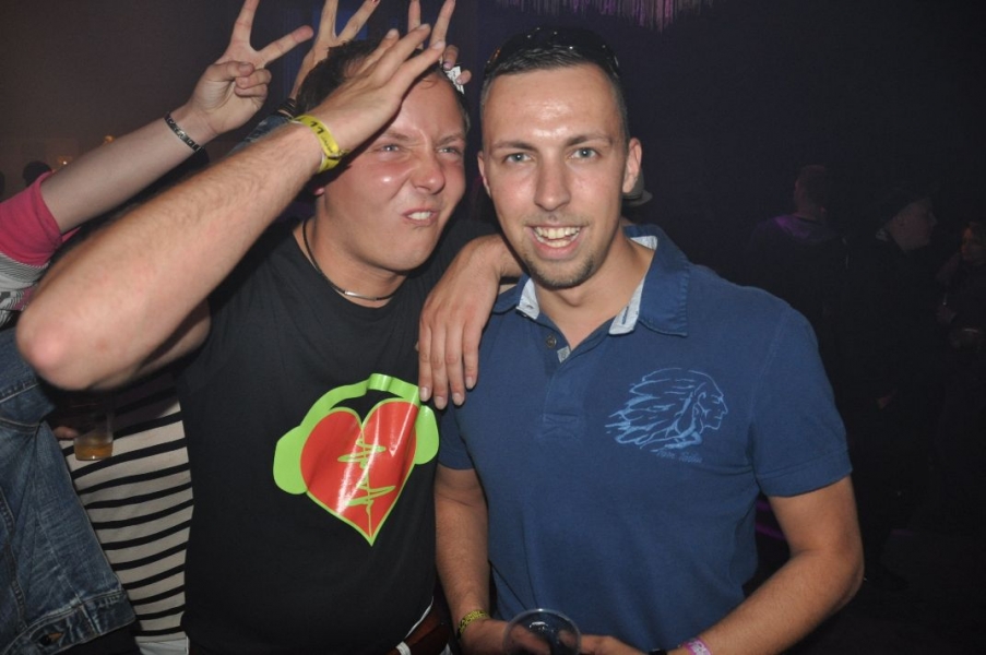 Vollbild Airbeat-One 2012 Teil 1