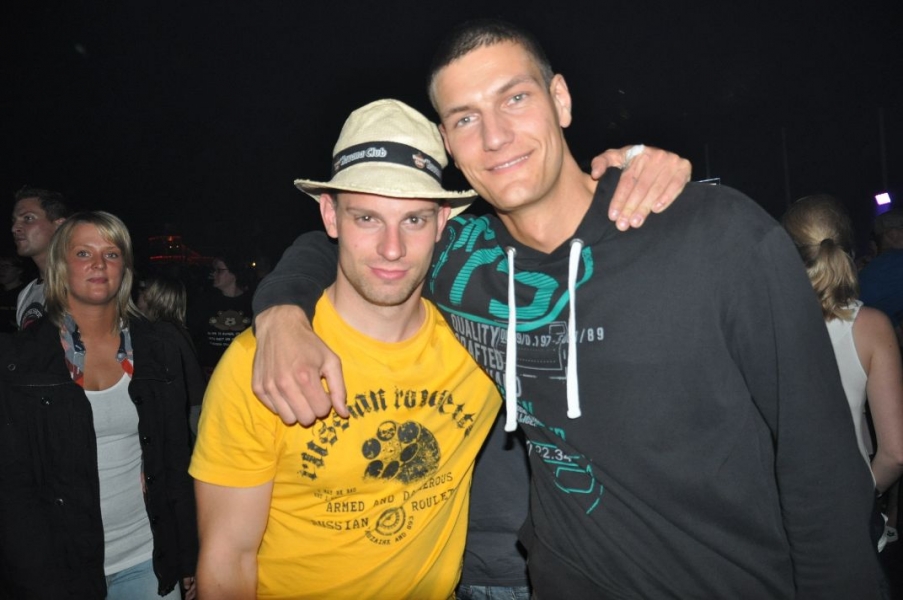 Vollbild Airbeat-One 2012 Teil 1