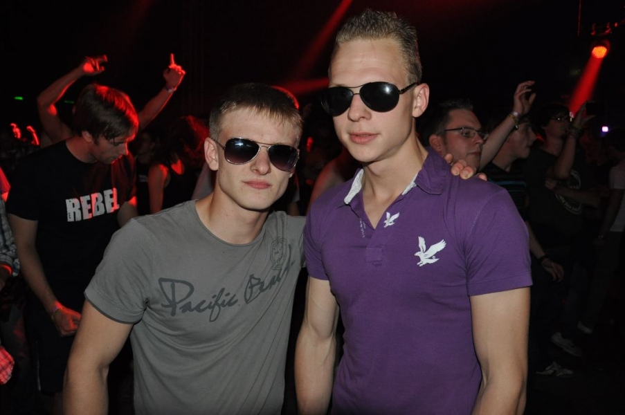 Vollbild Airbeat-One 2012 Teil 1