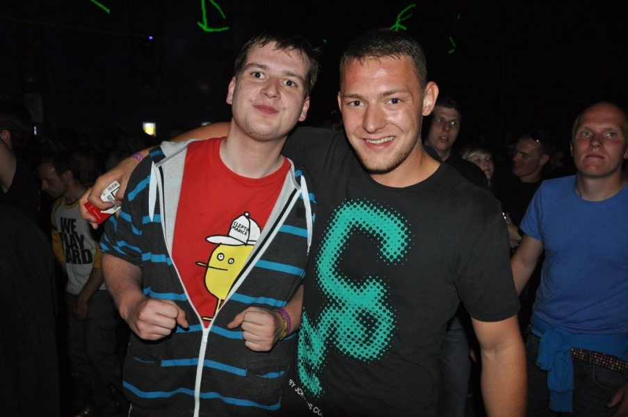 Vollbild Airbeat-One 2012 Teil 1