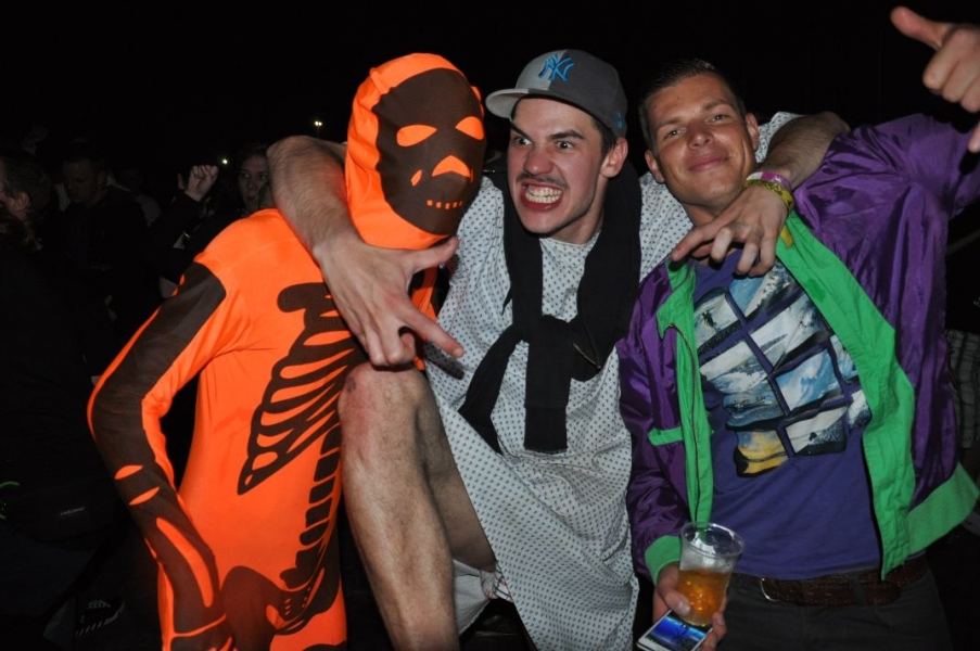Vollbild Airbeat-One 2012 Teil 1