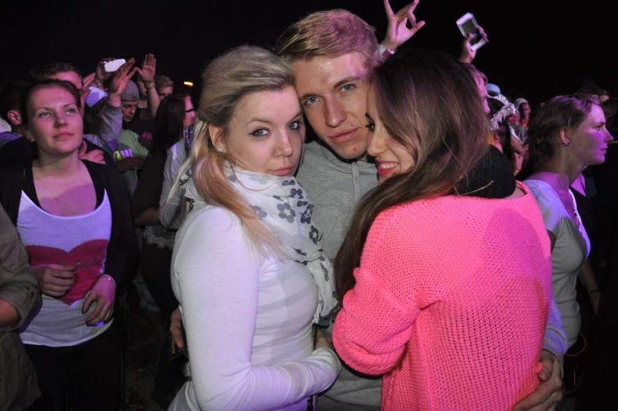 Vollbild Airbeat-One 2012 Teil 1