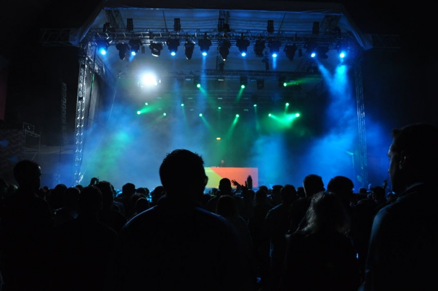 Vollbild Airbeat-One 2012 Teil 1
