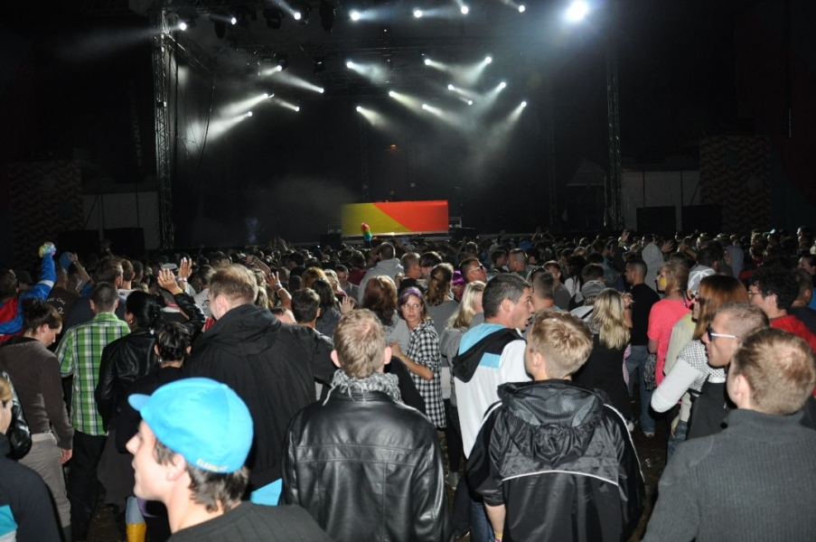 Vollbild Airbeat-One 2012 Teil 1