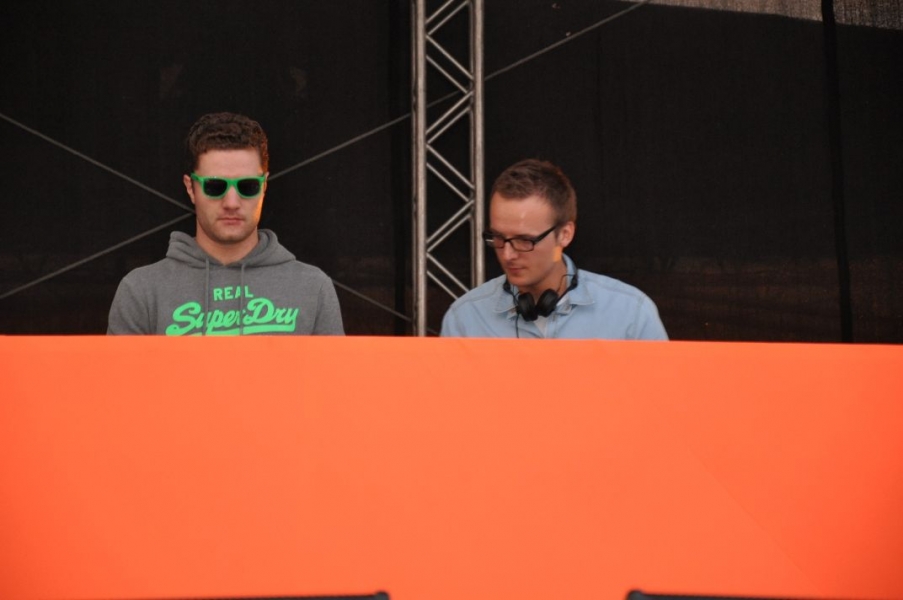 Vollbild Airbeat-One 2012 Teil 1