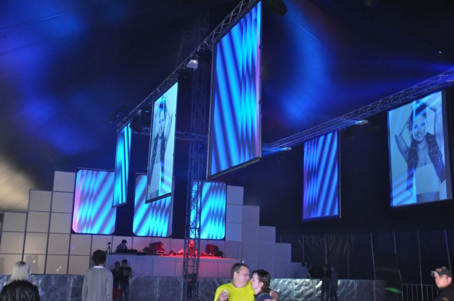 Vollbild Airbeat-One 2012 Teil 1
