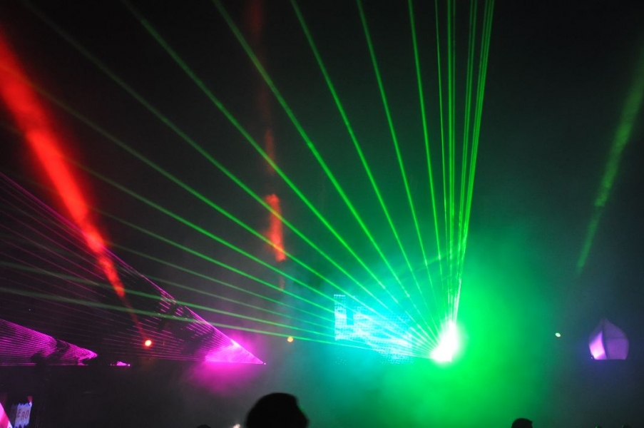 Vollbild Airbeat-One 2012 Teil 1