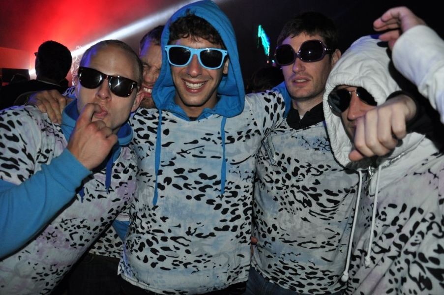 Vollbild Airbeat-One 2012 Teil 1