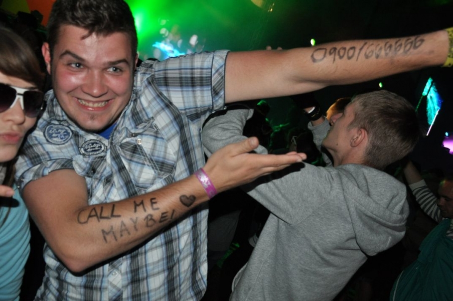 Vollbild Airbeat-One 2012 Teil 1