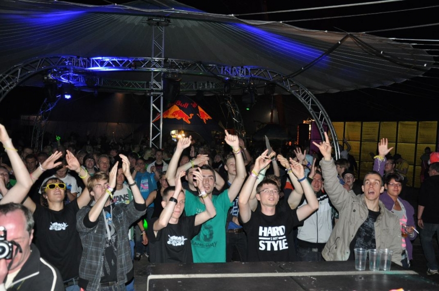 Vollbild Airbeat-One 2012 Teil 1