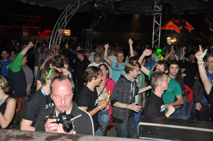 Vollbild Airbeat-One 2012 Teil 1