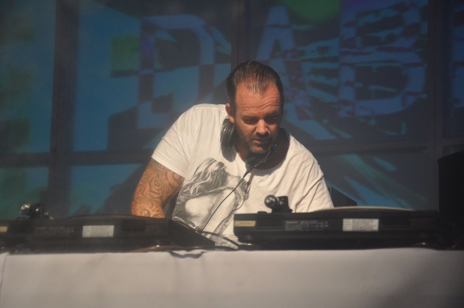 Vollbild Airbeat-One 2012 Teil 1