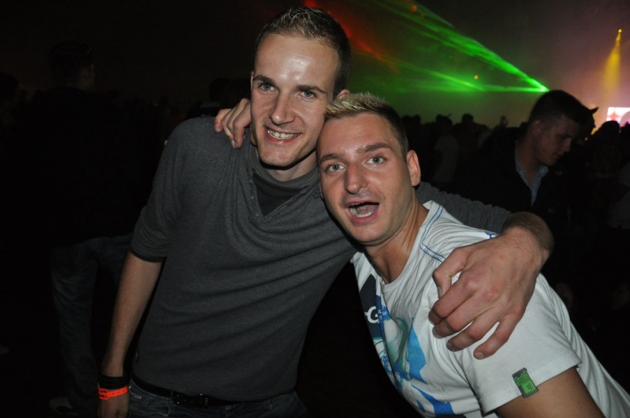 Vollbild Airbeat-One 2012 Teil 1