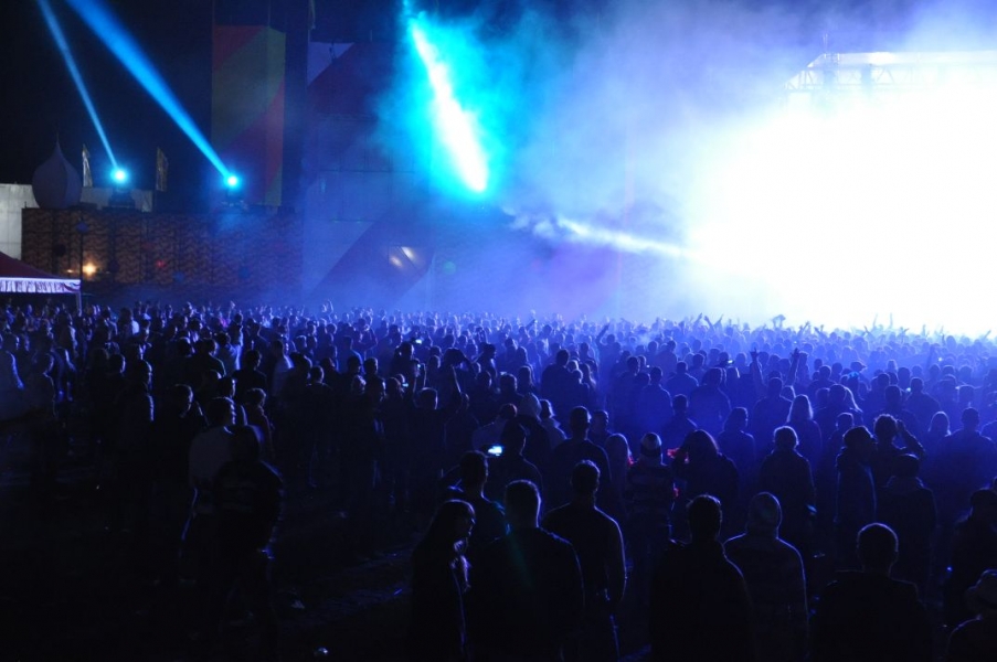 Vollbild Airbeat-One 2012 Teil 1