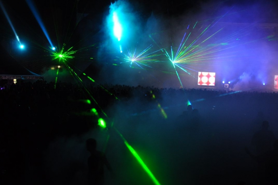 Vollbild Airbeat-One 2012 Teil 1