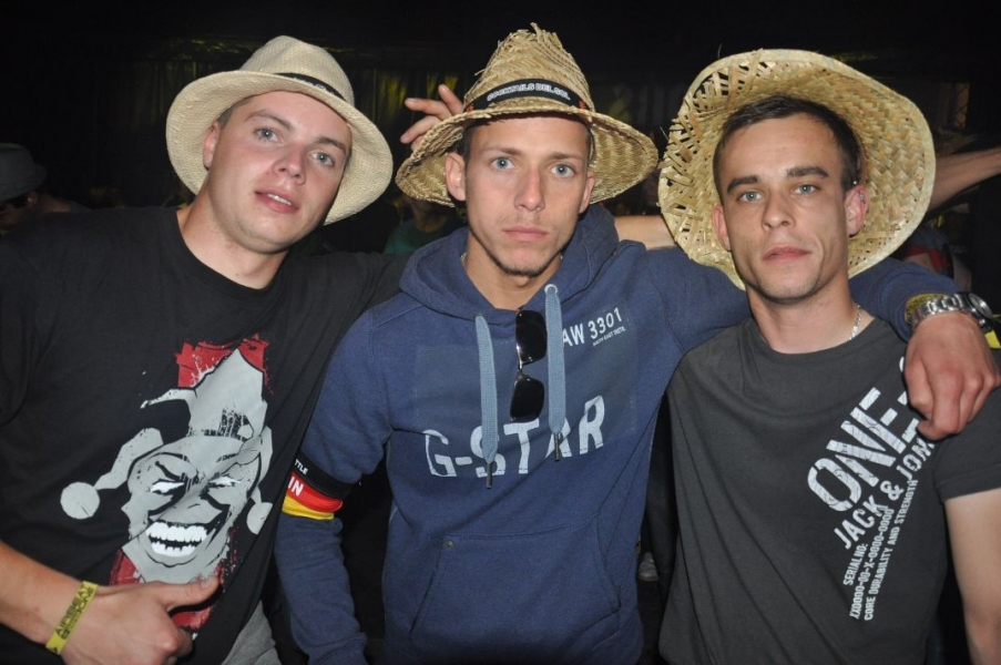 Vollbild Airbeat-One 2012 Teil 1